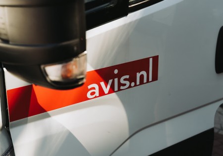 GRONINGEN: AVIS AUTOVERHUUR